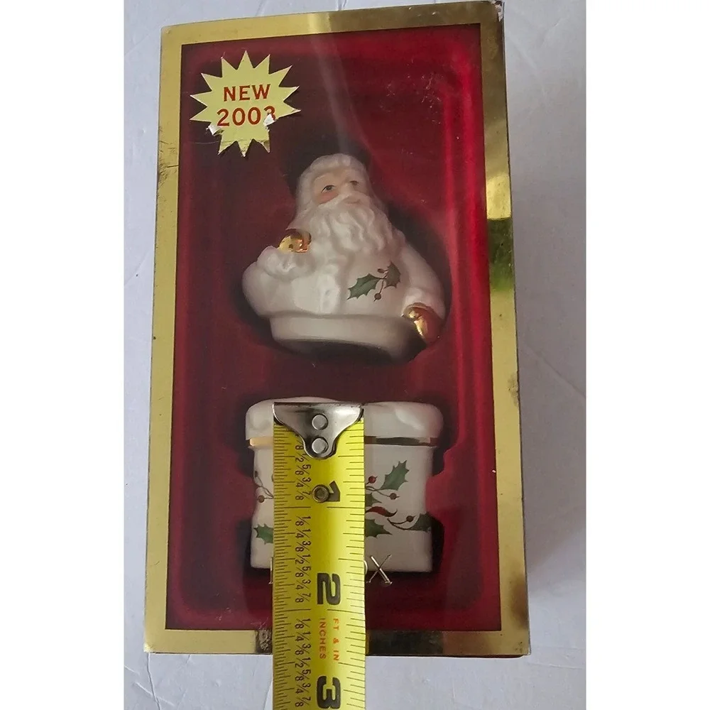 Lenox Christmas Porcelain Salt & Pepper‎ Shaker: Stackable Santa and Chimney